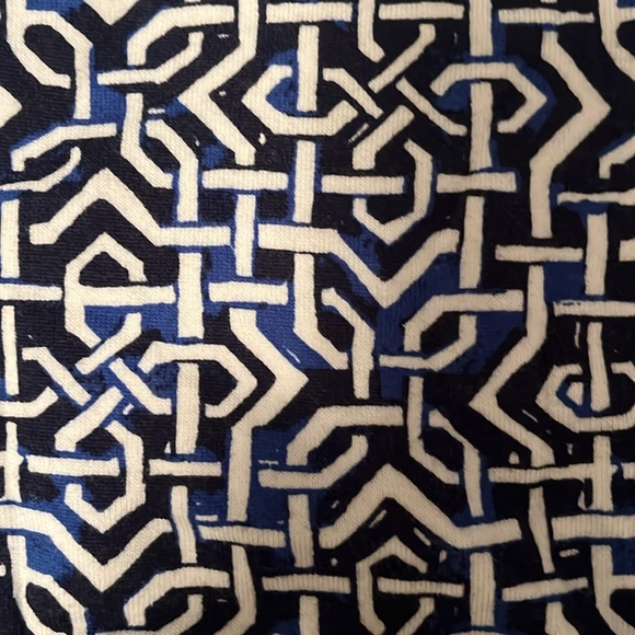 Talbots Geometric Shell Top - Picture 3 of 3